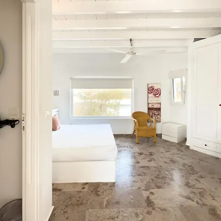 Eagles' Nest Mykonos & With Heated Pool & Jacuzzis * Mykonos Town