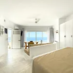 Eagles' Nest Mykonos Suites & Apartments With Heated Pool & Jacuzzis アパート Mykonos Town