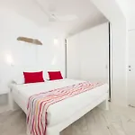 Eagles' Nest Mykonos Suites & Apartments With Heated Pool & Jacuzzis アパート