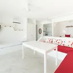 アパート Eagles' Nest Mykonos Suites & Apartments With Heated Pool & Jacuzzis