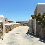 Eagles' Nest Mykonos Suites & Apartments With Heated Pool & Jacuzzis アパート