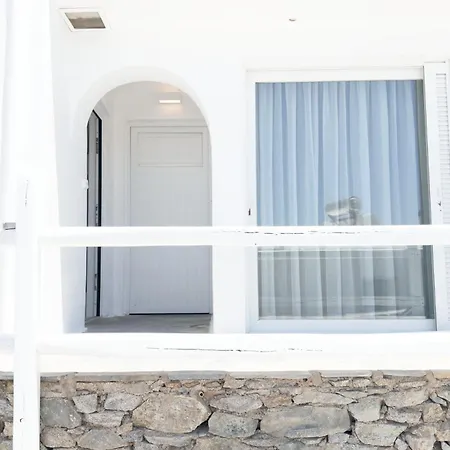 Eagles' Nest Mykonos & With Heated Pool & Jacuzzis *