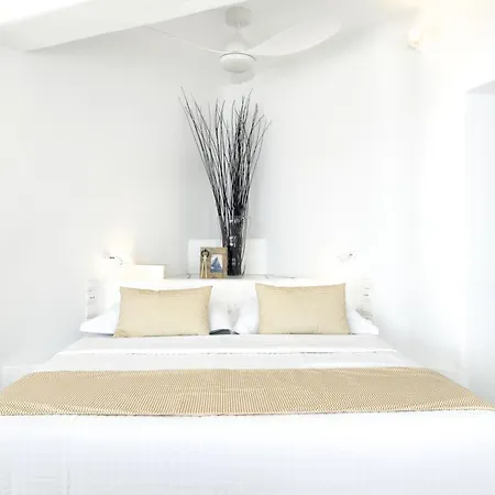 Eagles' Nest Mykonos & With Heated Pool & Jacuzzis * Mykonos Town