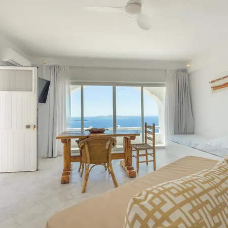 Apartamento Eagles' Nest Mykonos & With Heated Pool & Jacuzzis *