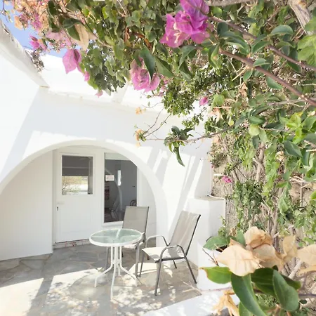 Eagles' Nest Mykonos & With Heated Pool & Jacuzzis *