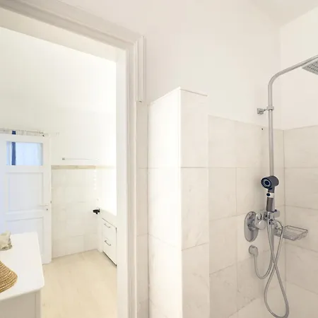 Eagles' Nest Mykonos & With Heated Pool & Jacuzzis